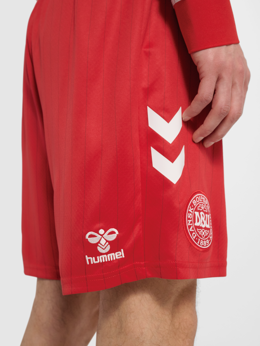 DBU 26 AWAY SHORTS, TANGO RED, model