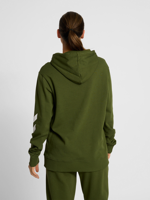 hmlLEGACY LOGO HOODIE, RIFLE GREEN, model