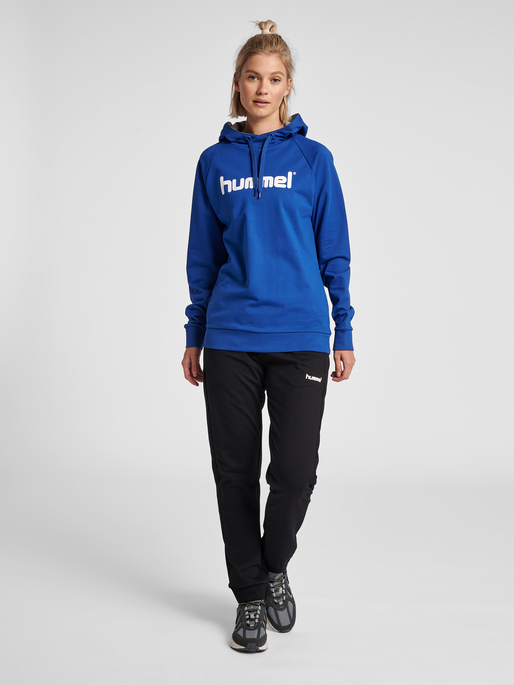 HUMMEL GO COTTON LOGO HOODIE WOMAN, TRUE BLUE, model