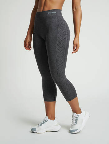 hmlCI SEAMLESS 3/4 TIGHTS, BLACK MELANGE, model