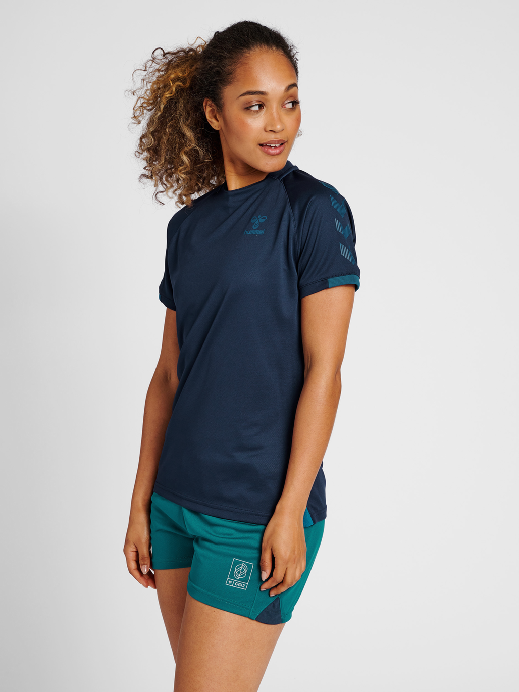 hmlGG12 ACTION JERSEY S/S WOMAN, 7026, model