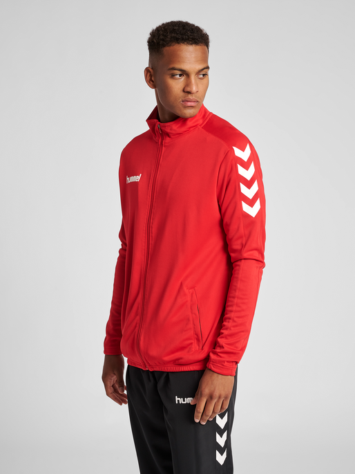 CORE POLY JACKET, TRUE RED, model