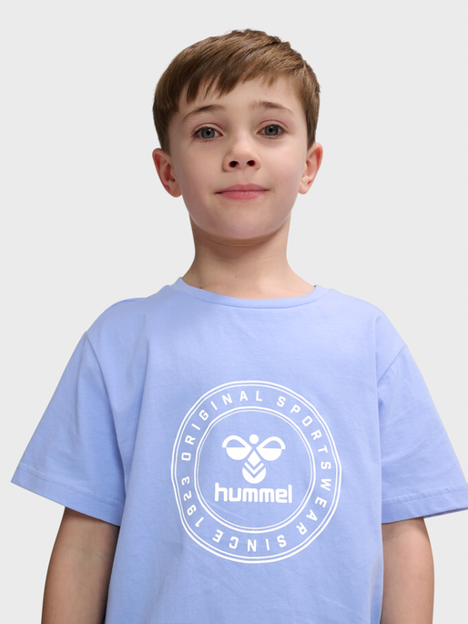 hmlTRES CIRCLE T-SHIRT S/S, HYDRANGEA, model