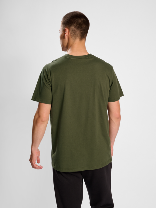 hmlACTIVE BEE CO TEE S/S, OLIVE NIGHT, model