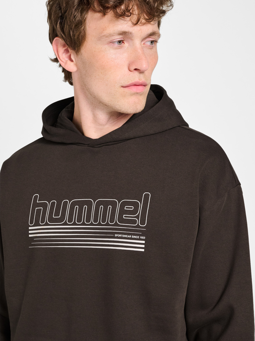 hmlSW GRAPHIC HOODIE, AFTER DARK, model