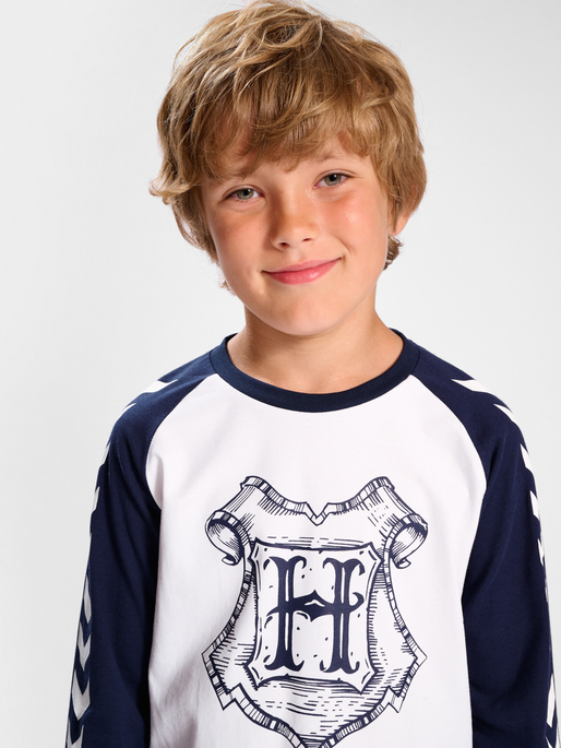 hmlHARRY POTTER T-SHIRT LS, 9001, model