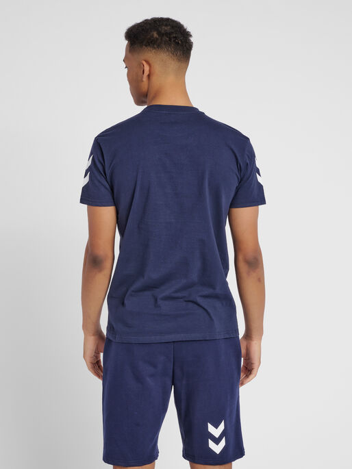 HUMMEL GO COTTON T-SHIRT S/S, MARINE, model