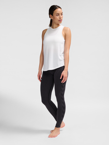 hmlMT VANJA TOP, WHITE, model