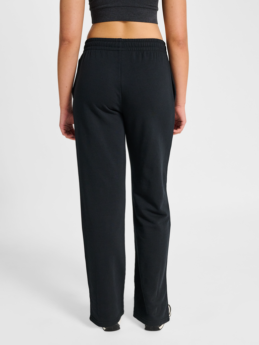 hmlPULSE WIDE W SWEAT PANTS, BLACK, model