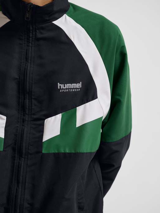 hmlTRACKSUIT JACKET SPORTSWEAR, BLACK, model