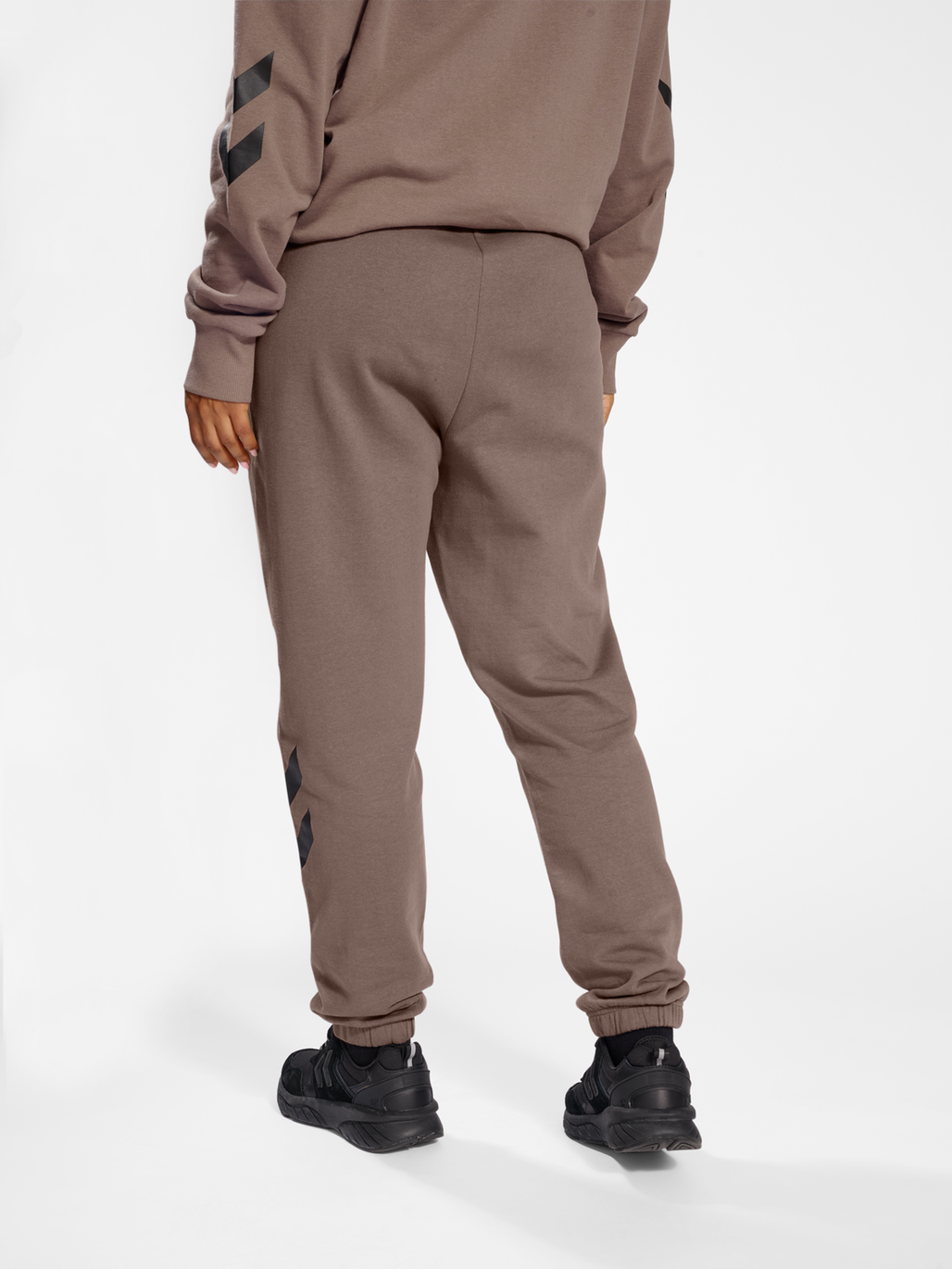 hmlLEGACY REGULAR PANTS, IRON, model