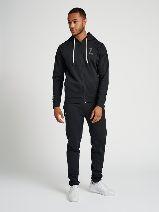 hmlGG12 SWEAT ZIP HOODIE, BLACK, model