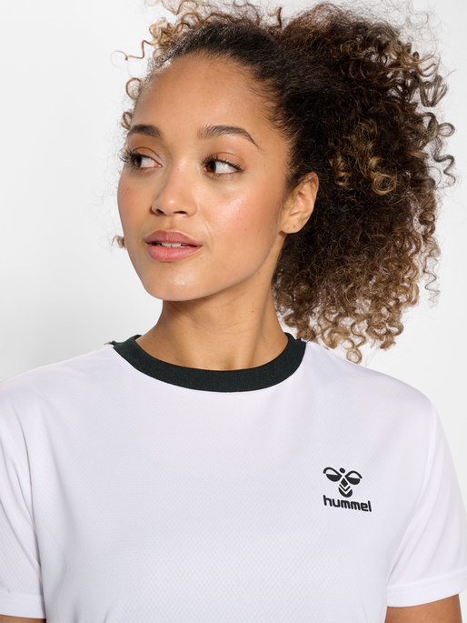 hmlSTALTIC POLY JERSEY S/S WOMAN, WHITE, model