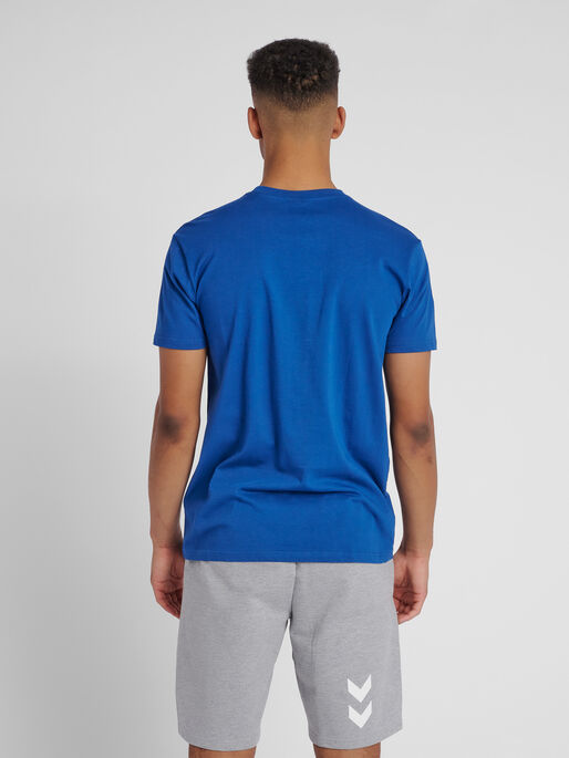 HMLGO COTTON LOGO T-SHIRT S/S, TRUE BLUE, model
