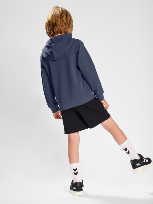 hmlGAIL HOODIE, 0526, model