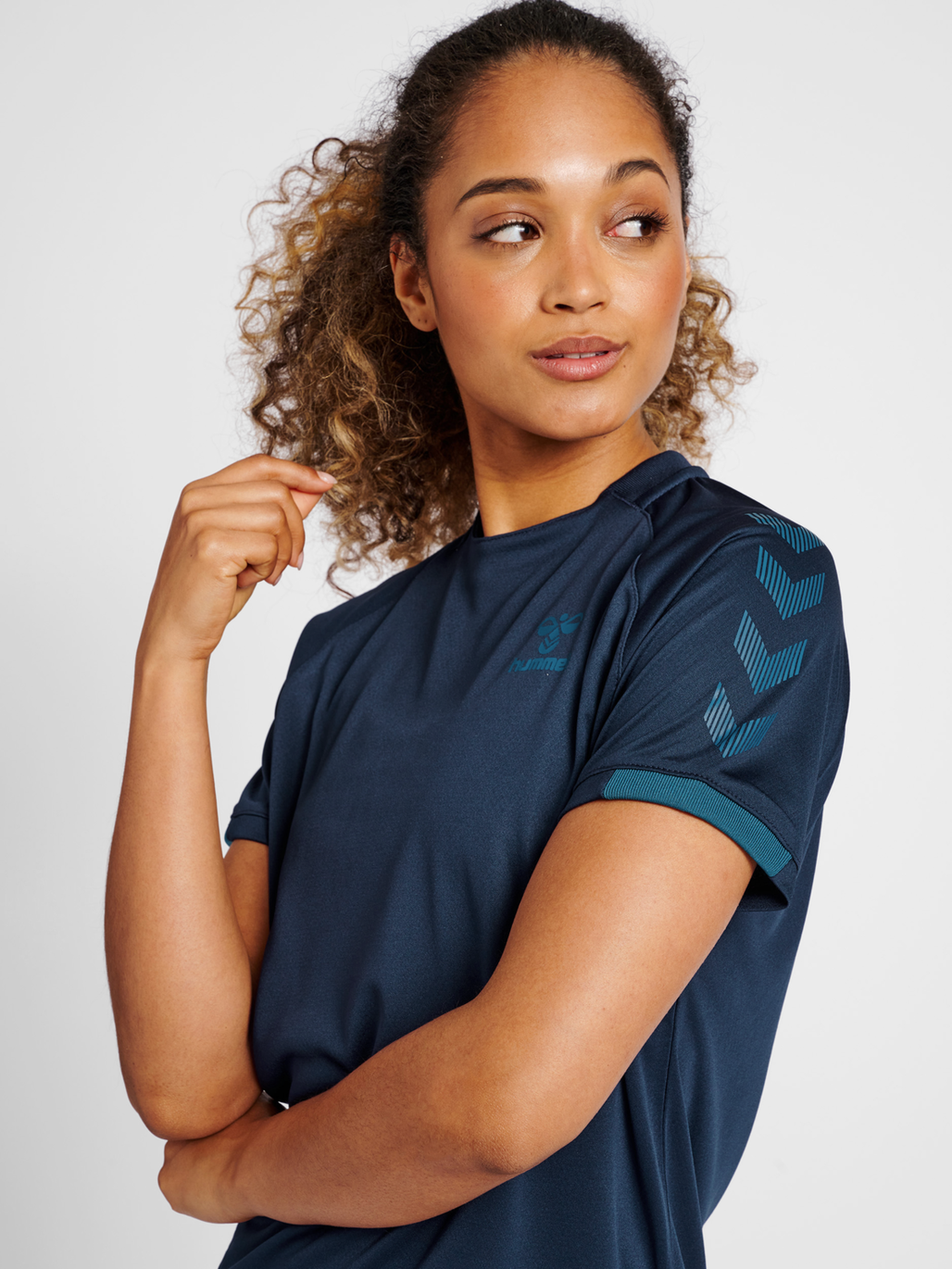 hmlGG12 ACTION JERSEY S/S WOMAN, 7026, model