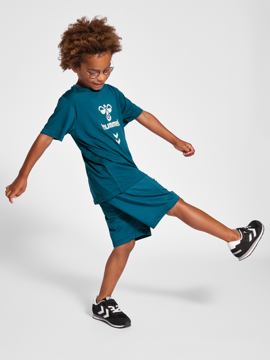 hmlSUPER FOOTBALL SHORTS SET, BLUE CORAL, model