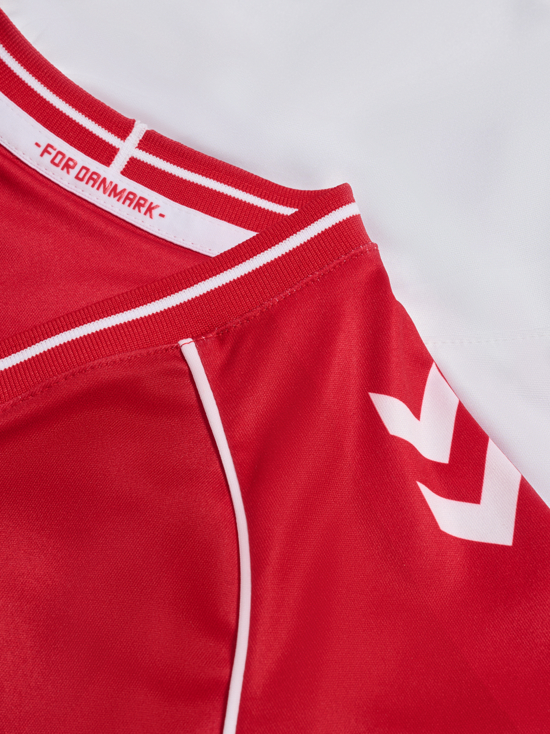 DBU 26 HOME MINI KIT, TANGO RED, packshot