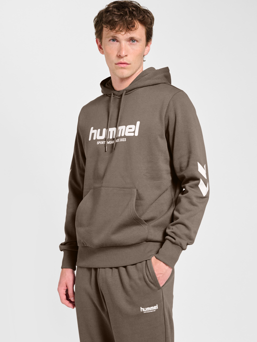 hmlLEGACY 2.0 HOODIE, DARK NIGHT, model