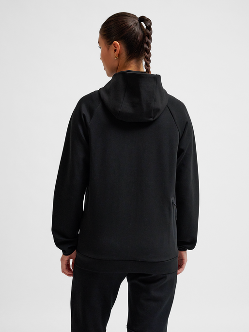 hmlTECH FLEECE REGULAR ZIP HOODIE, 2001, model
