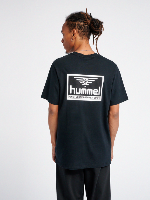 hmlFERIE T-SHIRT, 2001, model