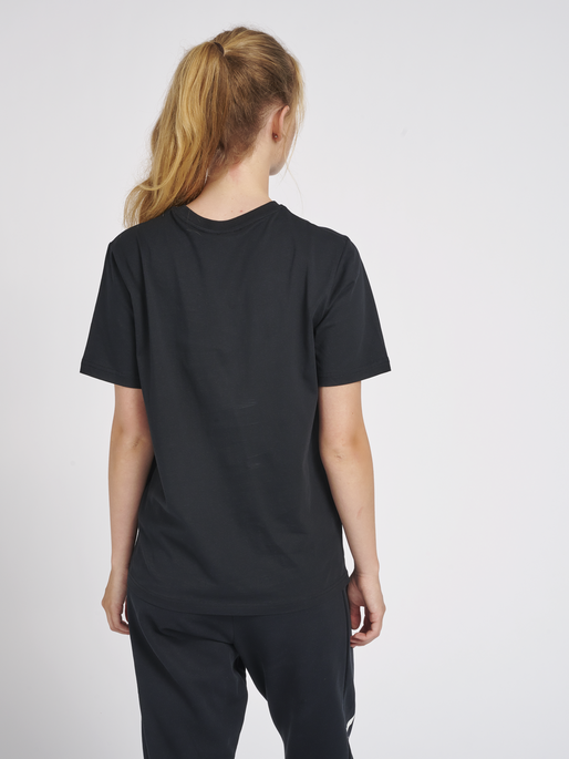 hmlLGC GRAHAM T-SHIRT, 2001, model