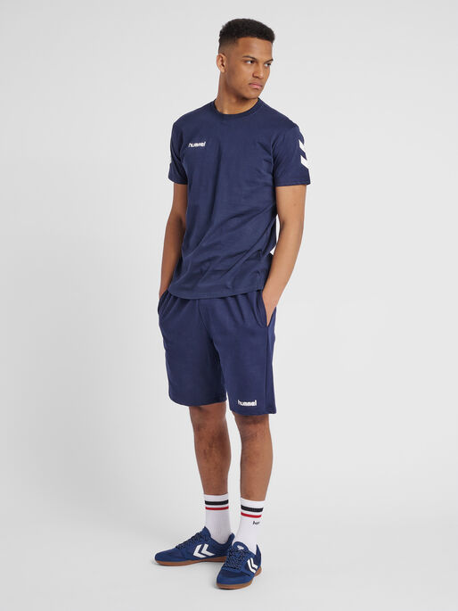 HUMMEL GO COTTON T-SHIRT S/S, MARINE, model