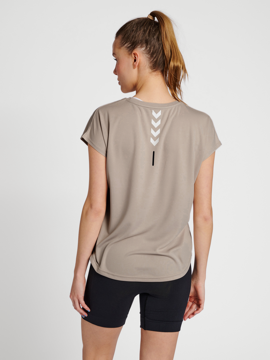 hmlTE TOLA LOOSE T-SHIRT, CHATEAU GRAY, model