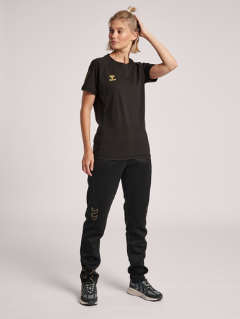 hmlCIMA XK T-SHIRT S/S WOMAN, BLACK, model