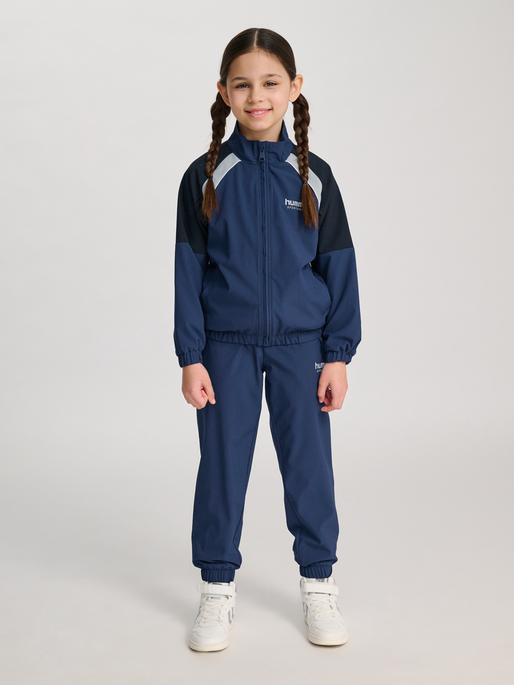 hmlJR LOOSE TRACKSUIT ZIP JACKET, DRESS BLUES, model