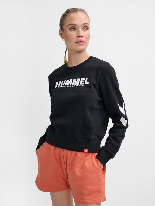 hmlLEGACY WOMAN SWEATSHIRT, BLACK, model