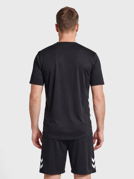 hmlREFEREE CHEVRON JERSEY S/S, BLACK, model