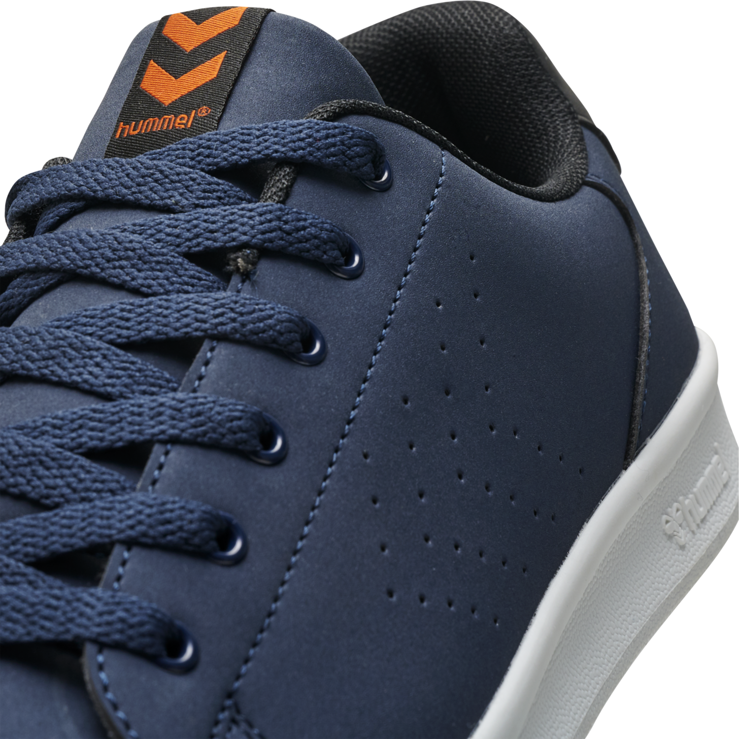 BUSAN SYNTH. NUBUCK, BLACK IRIS, packshot