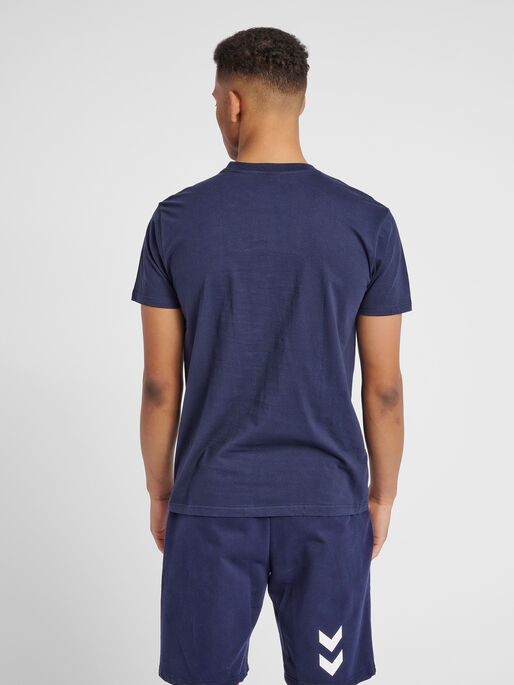 HMLGO COTTON LOGO T-SHIRT S/S, MARINE, model