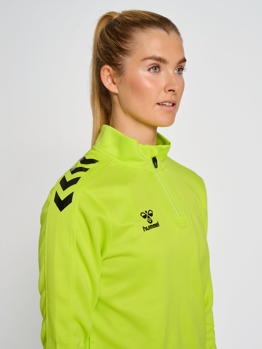hmlCORE XK HALF ZIP SWEAT WOMAN, 5045, model