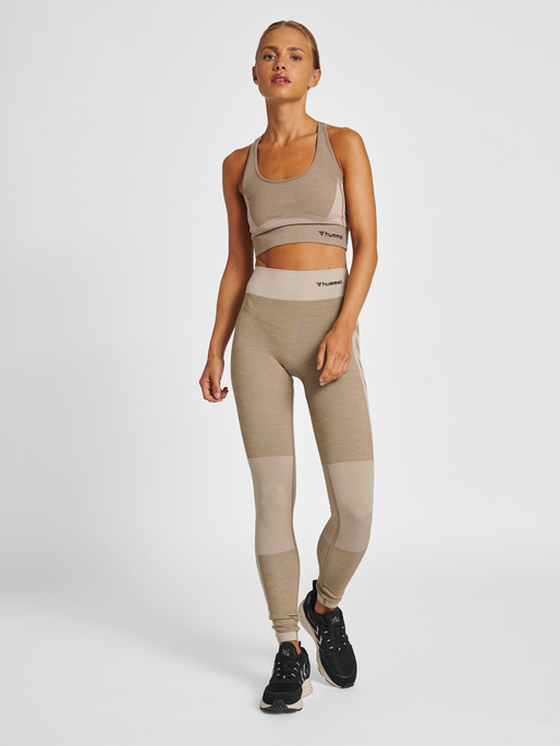 hmlCLEA SEAMLESS MID WAIST TIGHTS, CHATEAU GRAY/DRIFTWOOD MELANGE, model