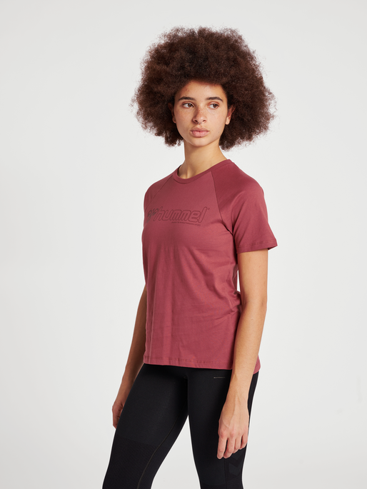 hmlNONI 2.0 T-SHIRT, 3127, model