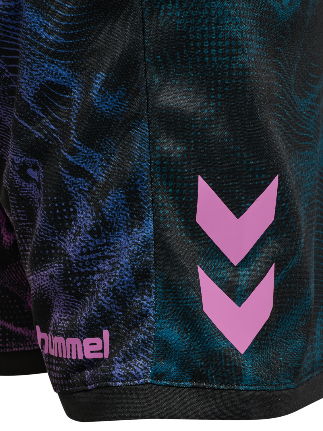 hmlBLAZE CLUB26 GRAPHIC SHORTS KIDS, BLACK/PINK, packshot