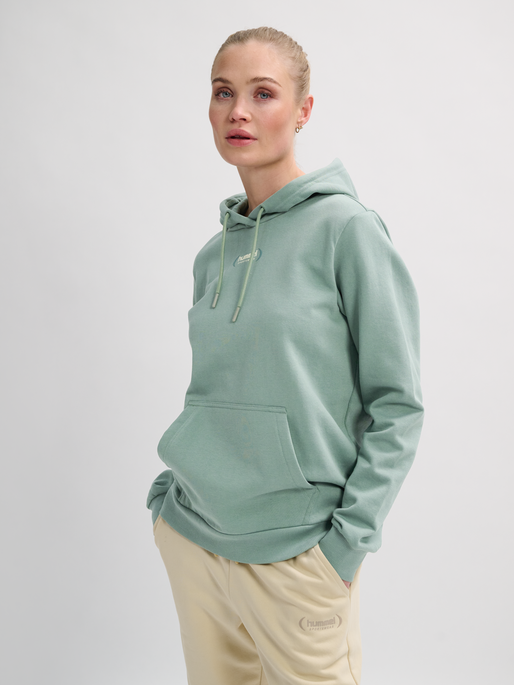 hmlPAOLA REGULAR HOODIE, CHINOIS GREEN, model