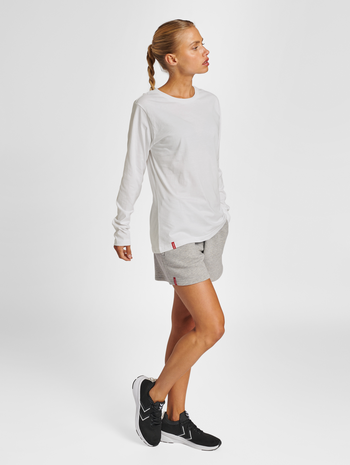 hmlRED BASIC T-SHIRT L/S WOMAN, WHITE, model