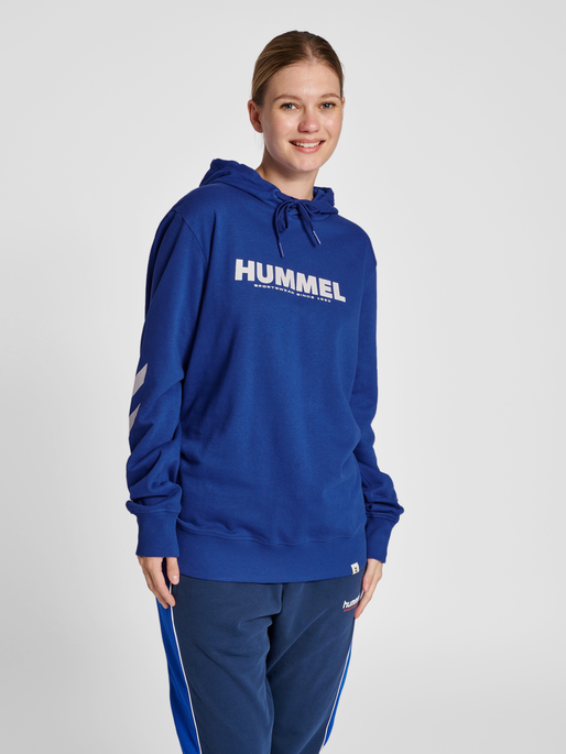 hmlLEGACY LOGO HOODIE, MAZARINE BLUE, model