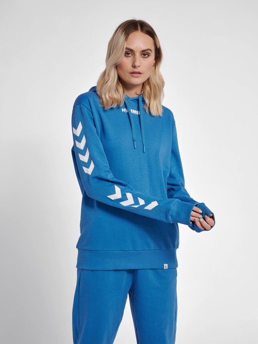 hmlLEGACY HOODIE, DEEP WATER, model