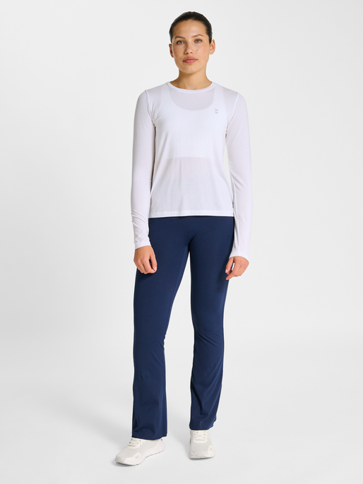 hmlYOGA SOFT LOOSE W T-SHIRT LS, WHITE, model