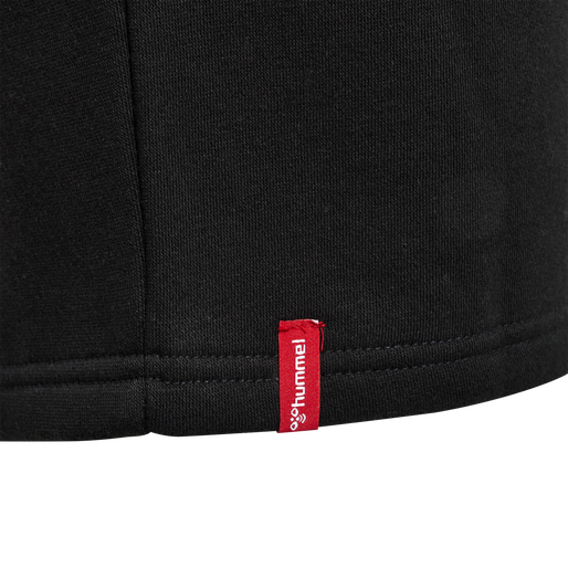 hmlRED BASIC SWEAT SHORTS, BLACK, packshot