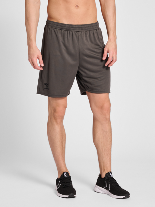 hmlONGRID POLY SHORTS, FORGED IRON, model