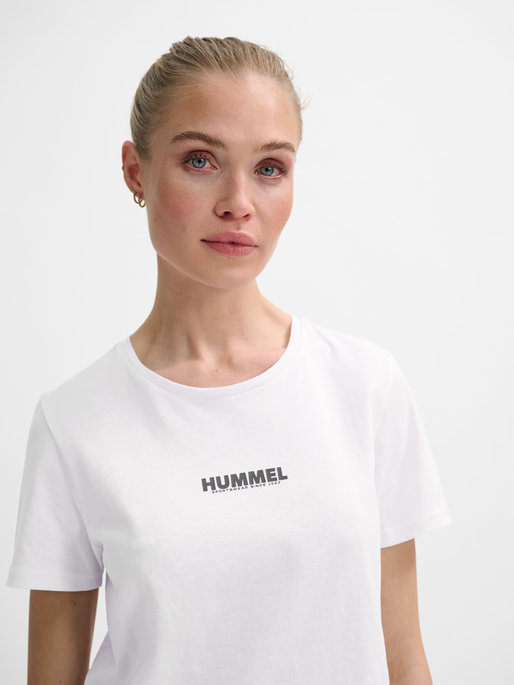 hmlLEGACY WOMAN T-SHIRT, WHITE, model