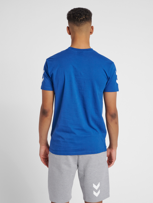 HUMMEL GO COTTON T-SHIRT S/S, TRUE BLUE, model