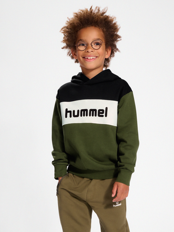 hmlMORTEN HOODIE, OLIVE NIGHT, model