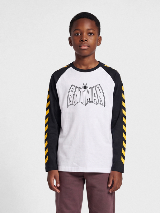 hmlBATMAN BOYS T-SHIRT L/S, BRIGHT WHITE, model