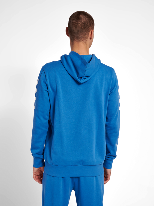 hmlLEGACY HOODIE, DEEP WATER, model